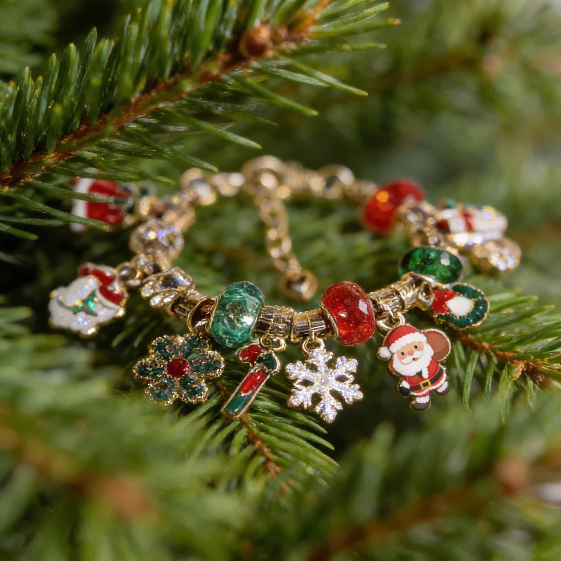 Christmas blind box DIY bracelet jewelry set
• holiday DIY charm bracelet for kids
• Santa themed blind box jewelry kit
• Christmas jewelry making toy for girls
• festive holiday charm bracelet set