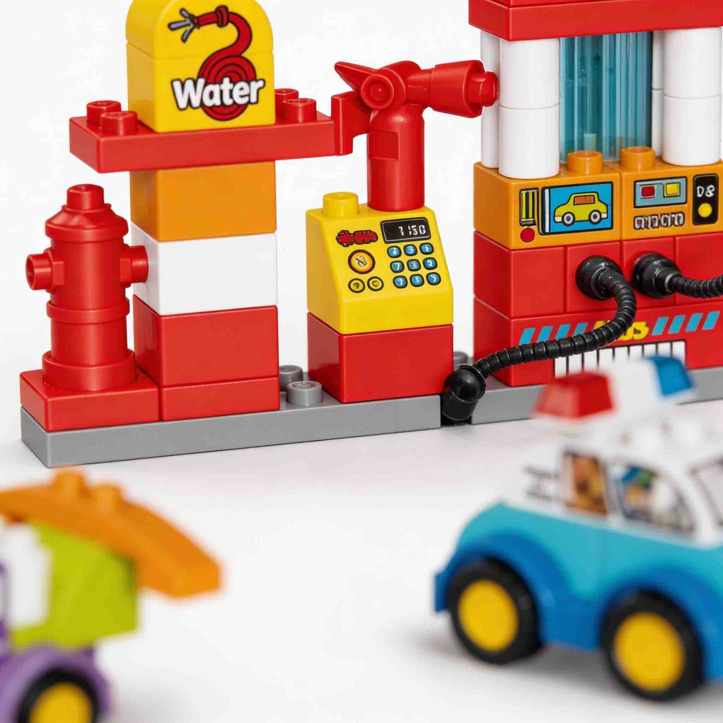 STEM educational building blocks playset with gas station for kids 3+