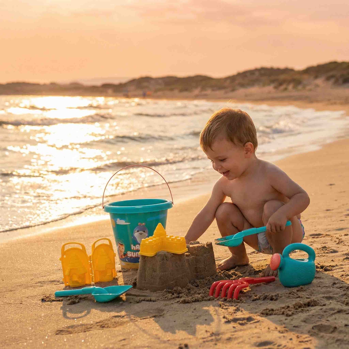 summer beach bucket toy set for kids outdoor fun