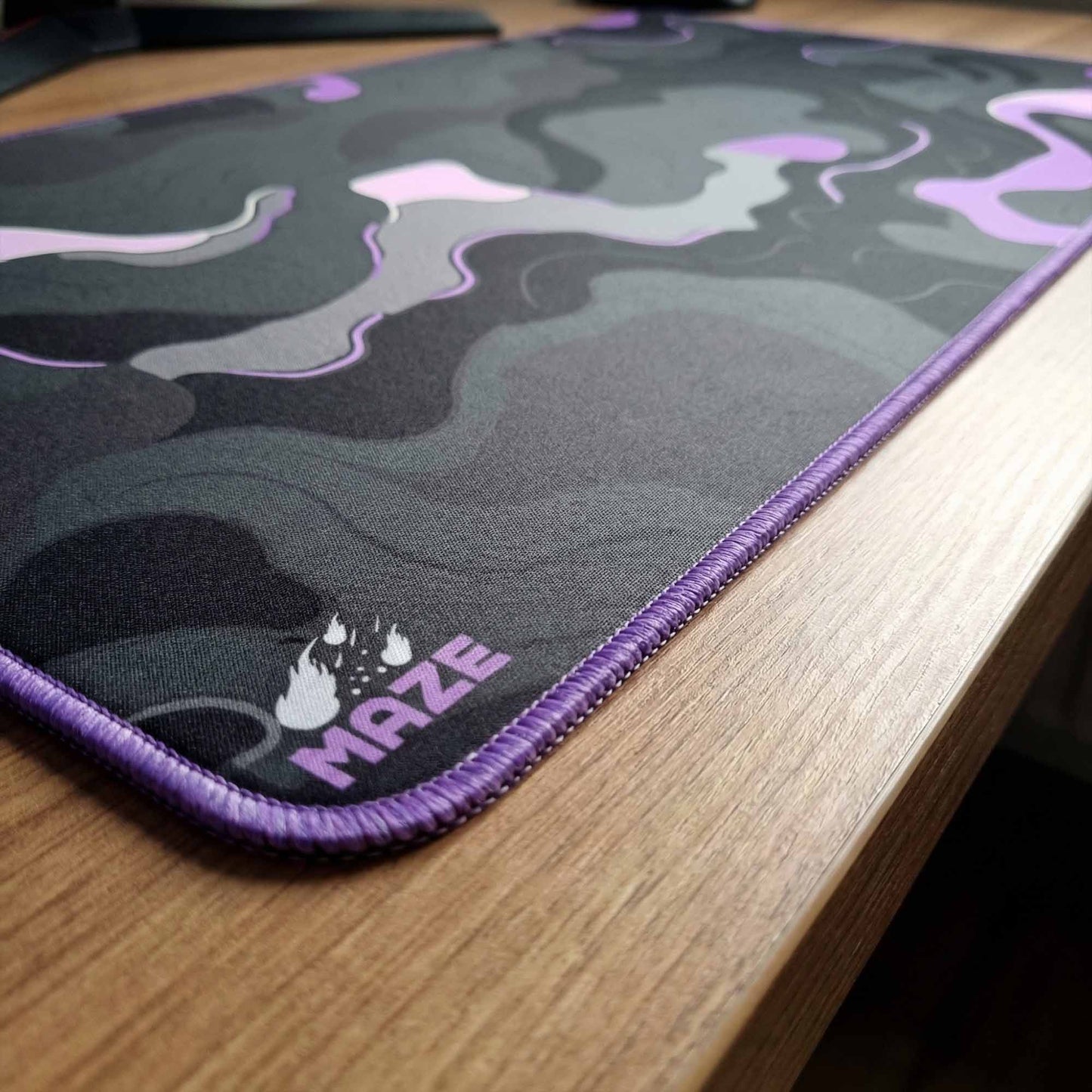 MAZE Light Serie – Armatic Purple 2XL Extended Gaming Desk Mat