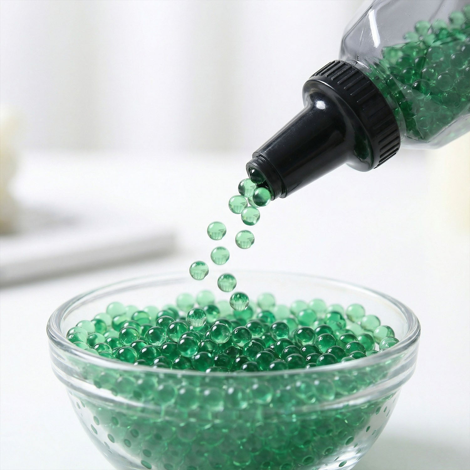 Plastic gel ball scatter bottle for outdoor gel games