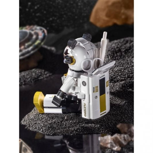 Sluban Pleyerid Astronaut Building Block Figure – Creative Life Bricks Space Model (M38-P8031)